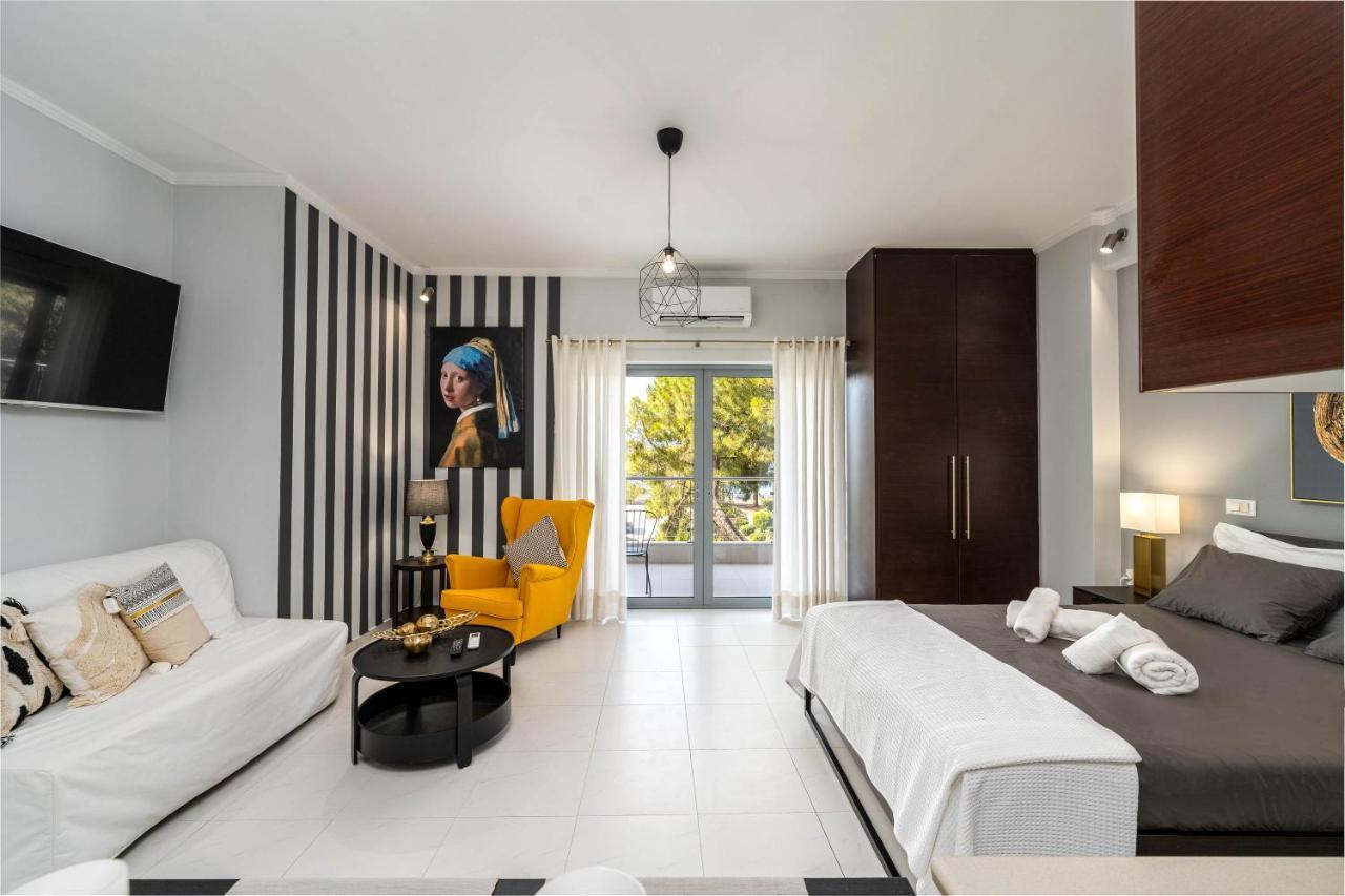 Byron Luxury Apartments Aígion Luaran gambar