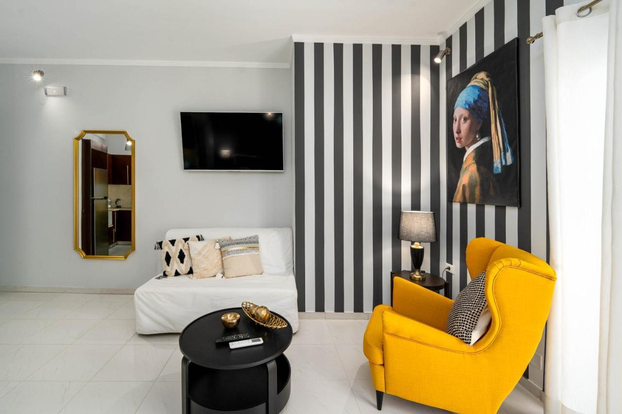 Byron Luxury Apartments Aígion Luaran gambar