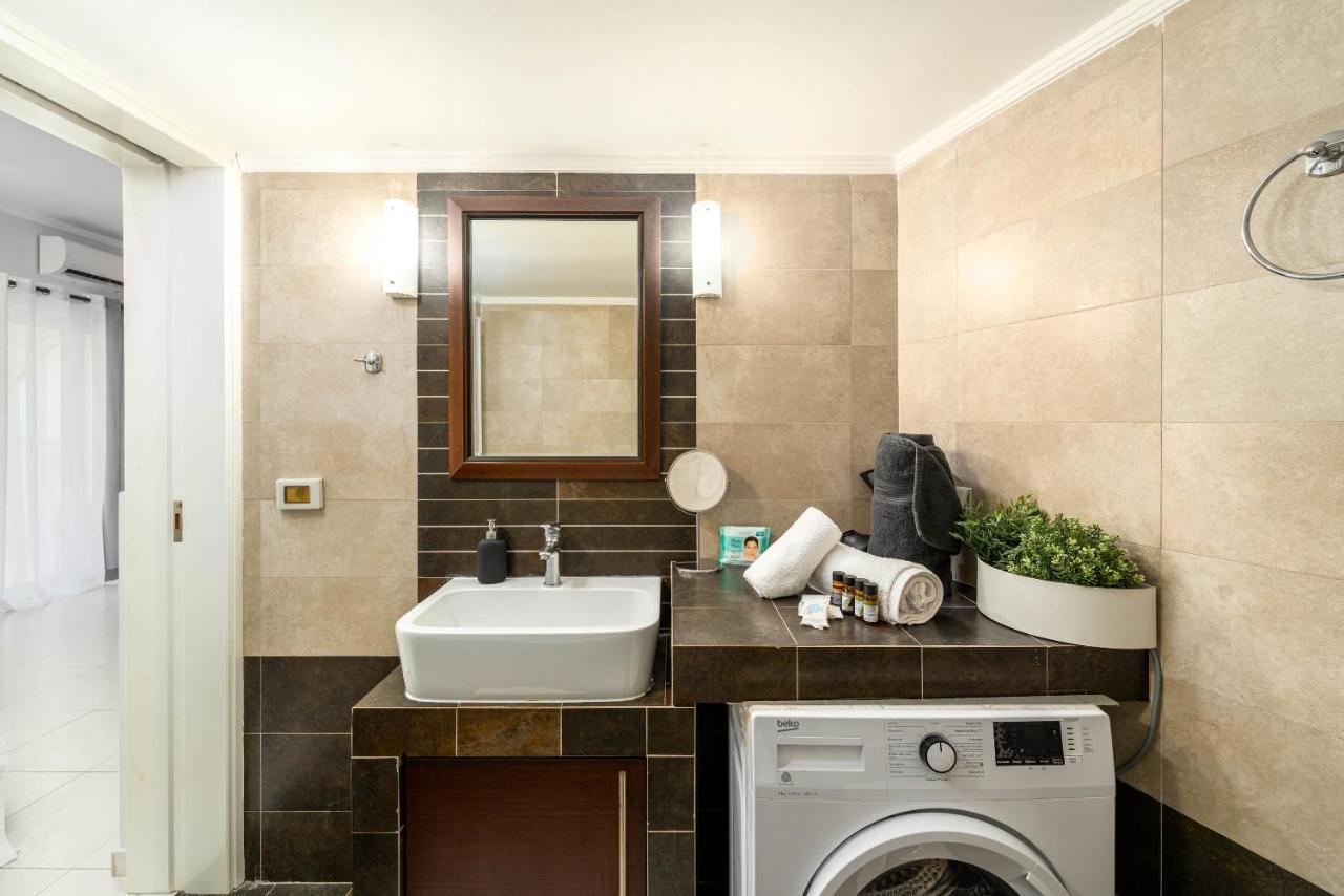 Byron Luxury Apartments Aígion Luaran gambar