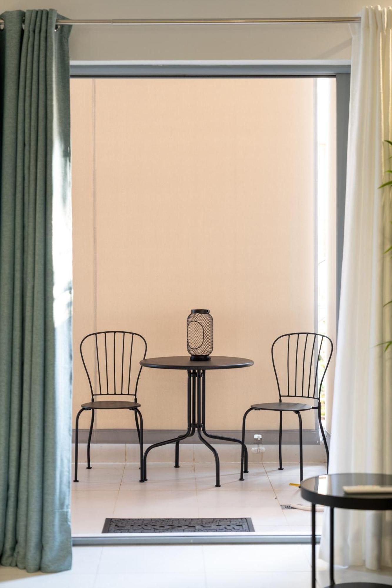 Byron Luxury Apartments Aígion Bilik gambar